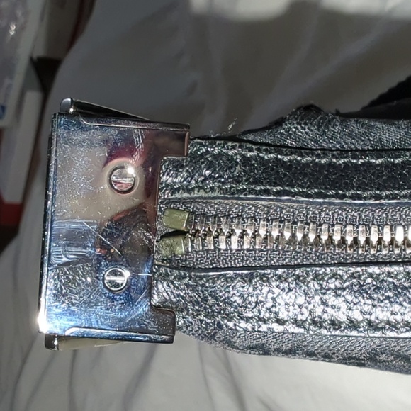 Gucci GG Canvas Crossbody Bag - Picture 11 of 12